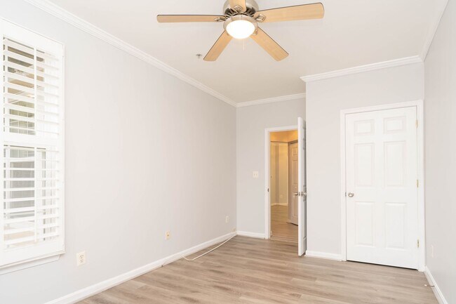 Building Photo - 2 Bed 2 Bath Condo in Westbriar Condominiums