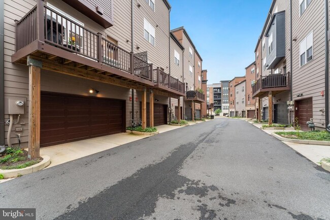 Building Photo - 3533 Bellflower Ln