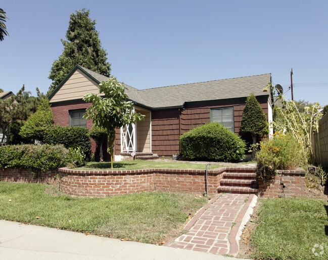 The Village Square 62166224 Greenleaf Ave Whittier CA 90601