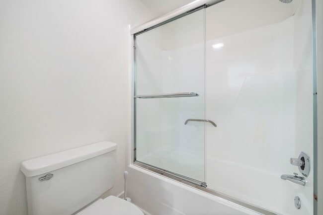 Building Photo - 5711 Sugar Hill Dr