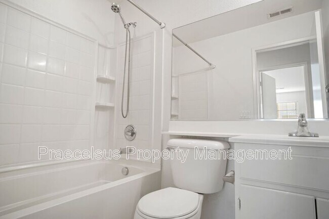 Building Photo - 1459 Claude Ln