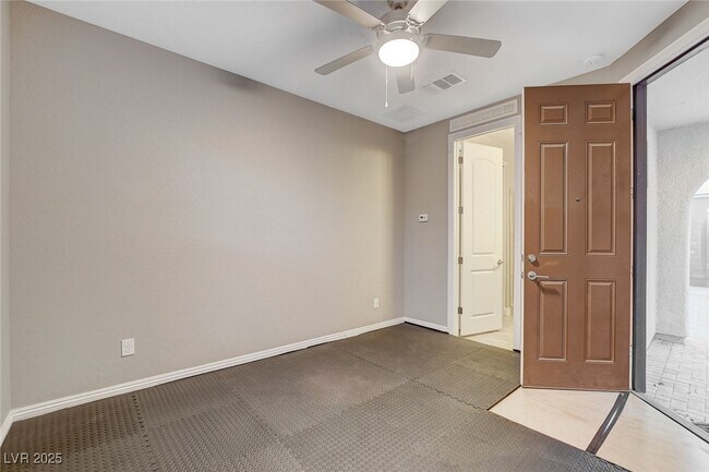 Building Photo - 12217 Nasino Ave