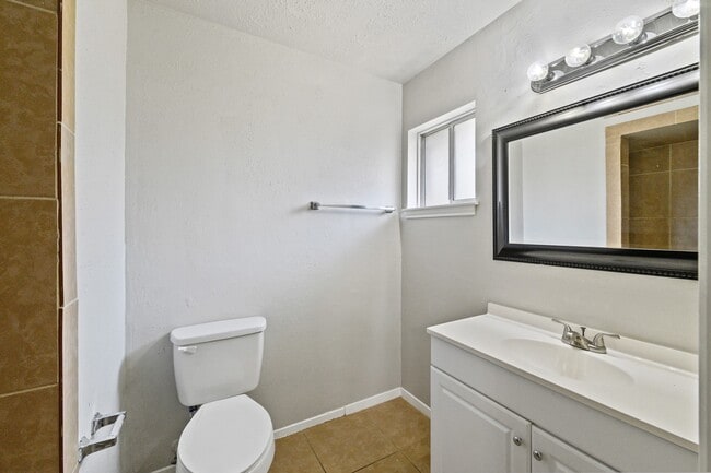 Building Photo - 3308 Kathryn Cir