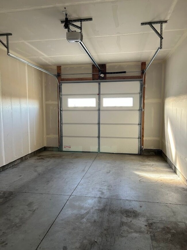 Building Photo - Huckleberry Townhomes