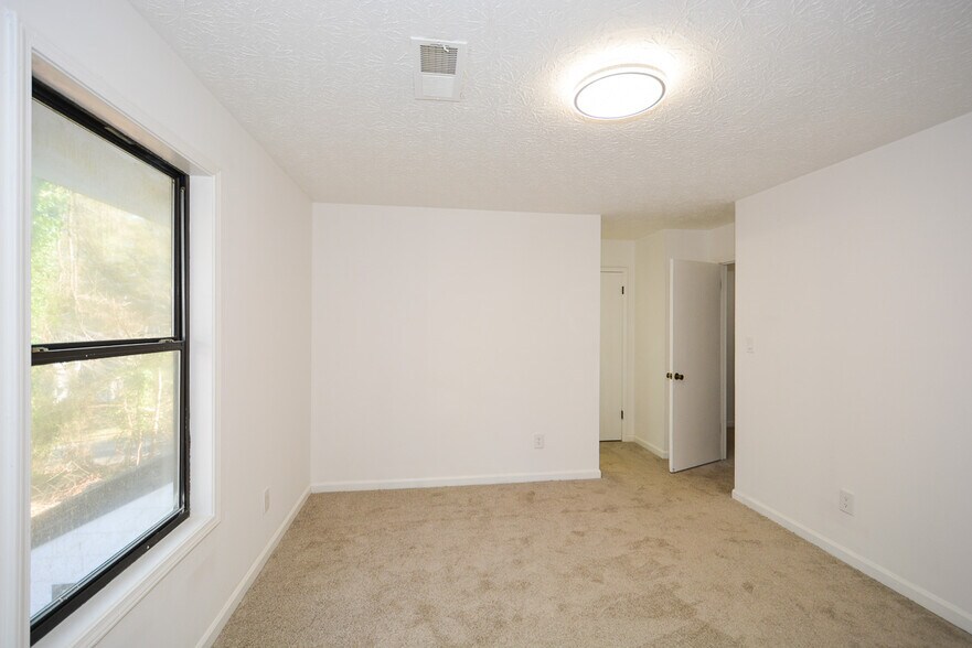 Building Photo - 1314 N Lea Ct SE