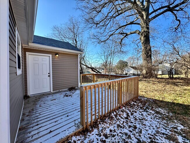 Building Photo - 353 Sherman Ave