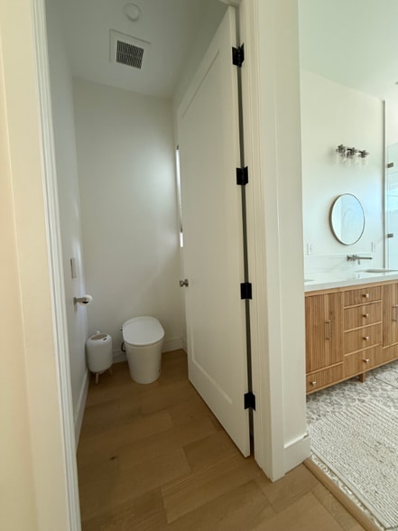 Building Photo - 545 Vista Del Llano Dr