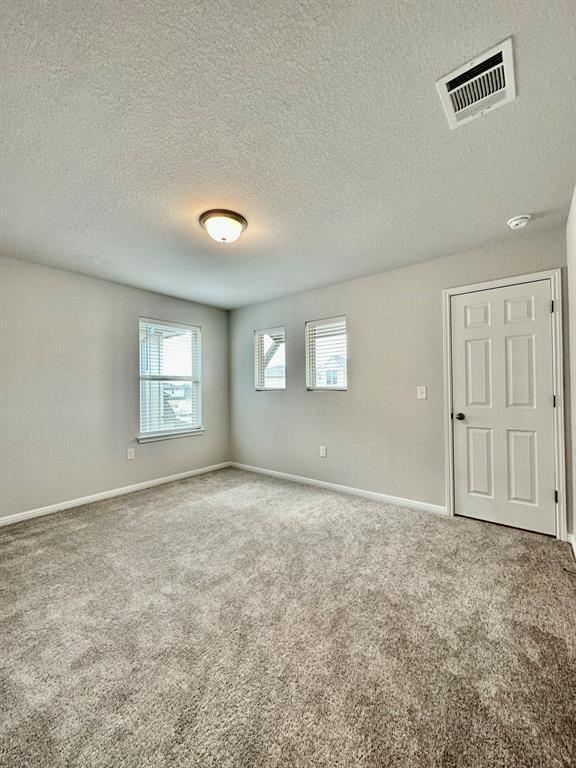 Building Photo - 124 MacArthur Dr