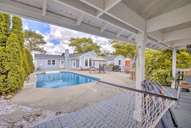 Building Photo - 6447 S Franklin Rd