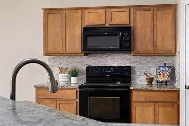 Building Photo - 7817 Squirrel Hollow Dr