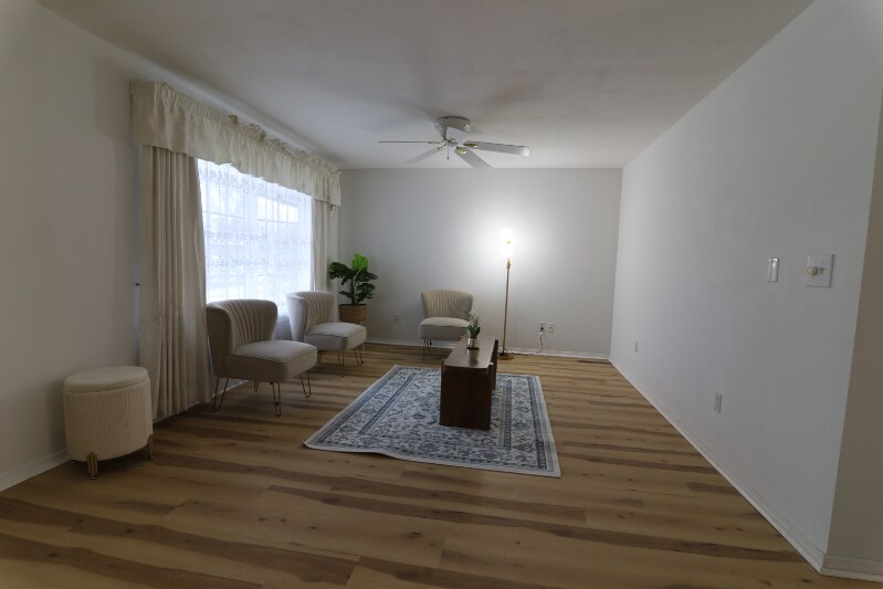 Building Photo - 4912 Powell Rd