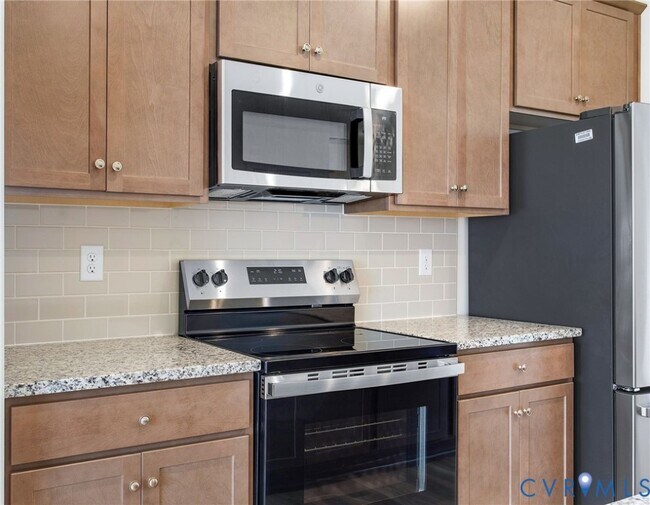 Building Photo - 231 Whiteside Rd