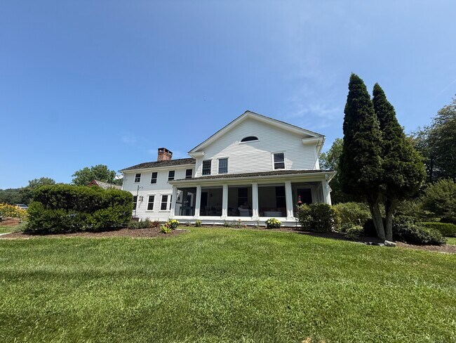 Building Photo - 28 Dugway Rd