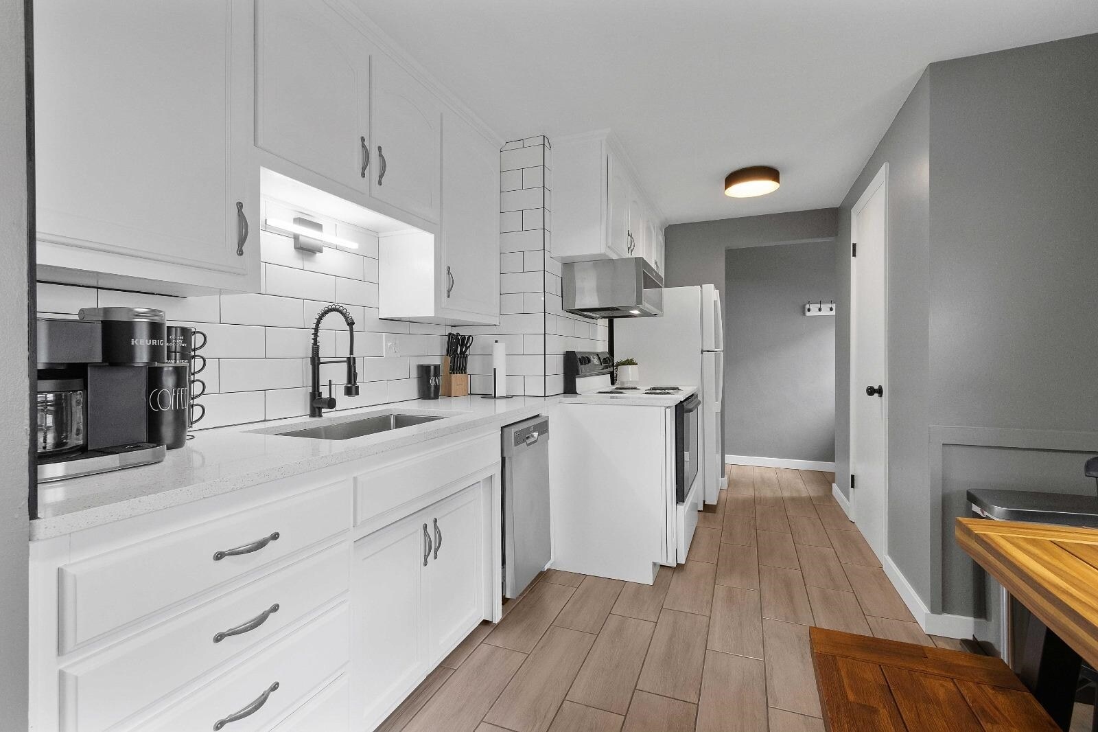 Building Photo - 1446 Pilgrim St