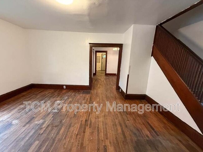 Building Photo - 132 N Gorham St