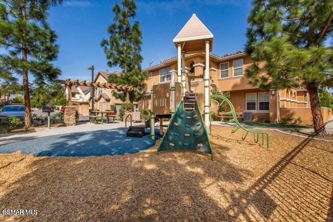 Building Photo - 1654 Heywood St