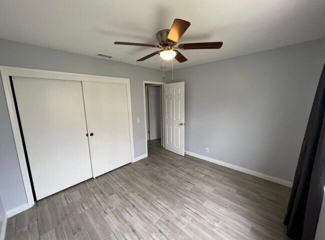 Building Photo - 27390 Alessandro Blvd