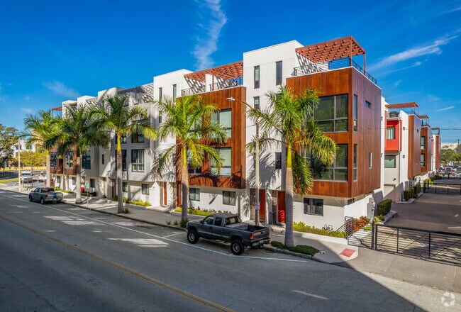 Building Photo - Arlington St. Pete