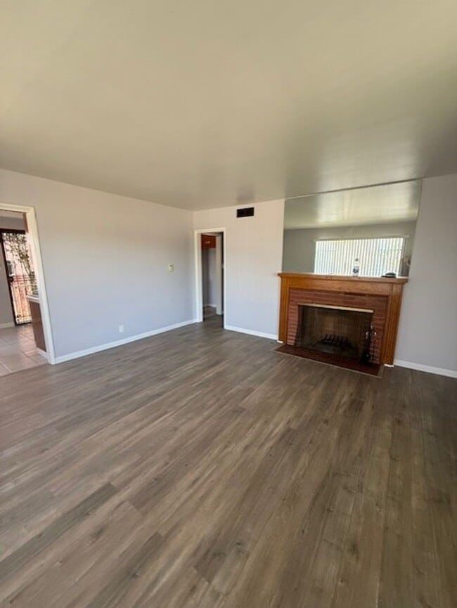 Building Photo - 544 W 120th St