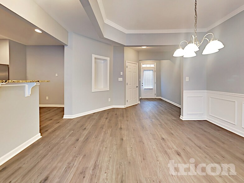Building Photo - 205 Ledgewood Mill Way NE