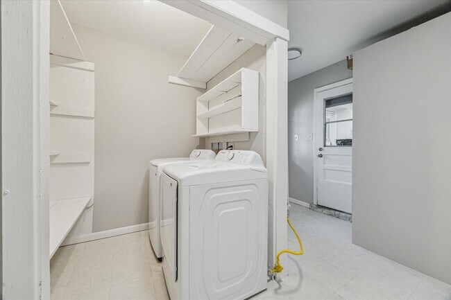 Building Photo - 4118 Gardendale Dr