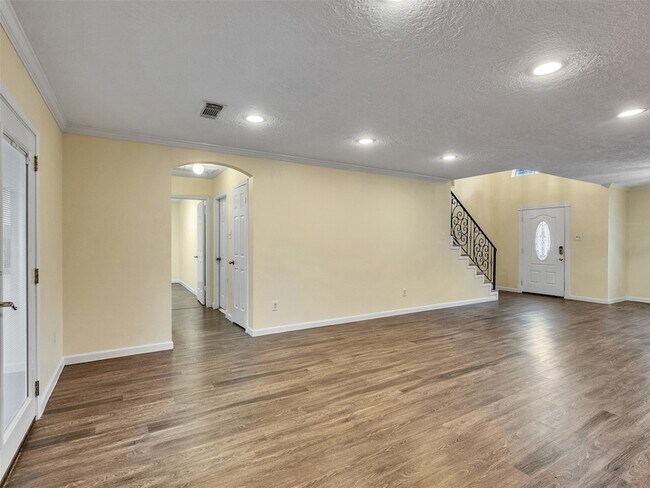 Building Photo - 1814 Oak Valley Dr