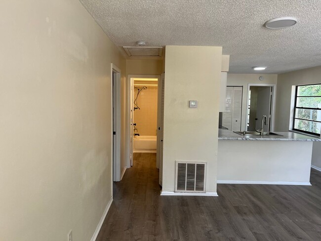 Building Photo - Annual 3 Bedroom 2 bath Duplex $1,795 a month
