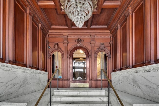 Building Photo - 114 Fenway