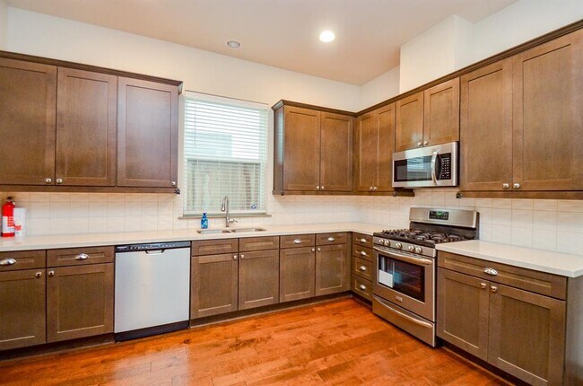 Building Photo - 5943 Kansas St