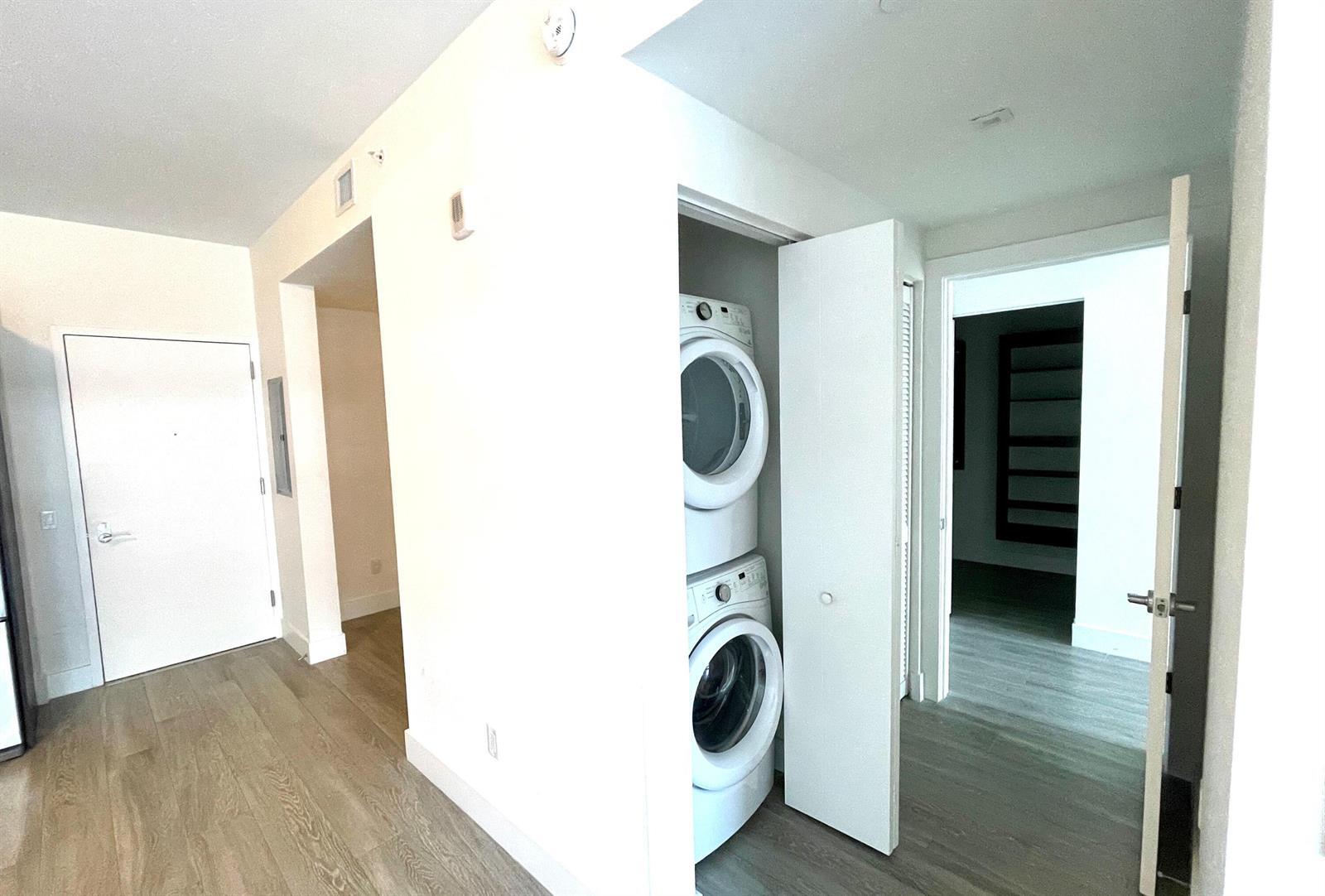 Building Photo - 2960 NE 207th St