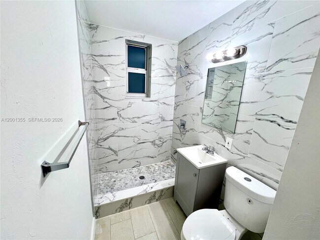 Building Photo - 135 3rd St