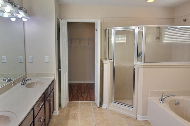 Building Photo - 1368 Island Town Dr