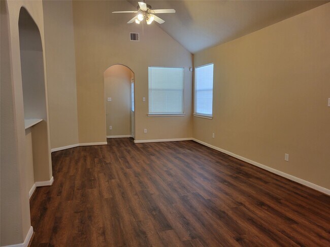 Building Photo - 13411 Forest Pines Village Ln