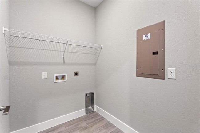 Building Photo - 740 Fraser Ct