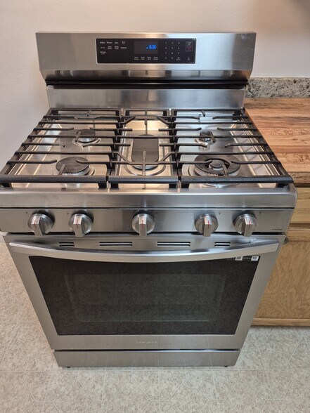 Building Photo - 366 W Patrick St