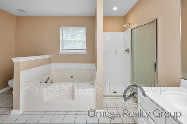 Building Photo - 6525 Foxleigh Ct