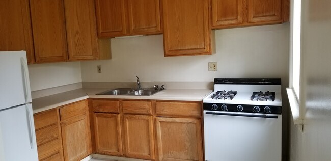 Building Photo - 343 Gramercy Dr
