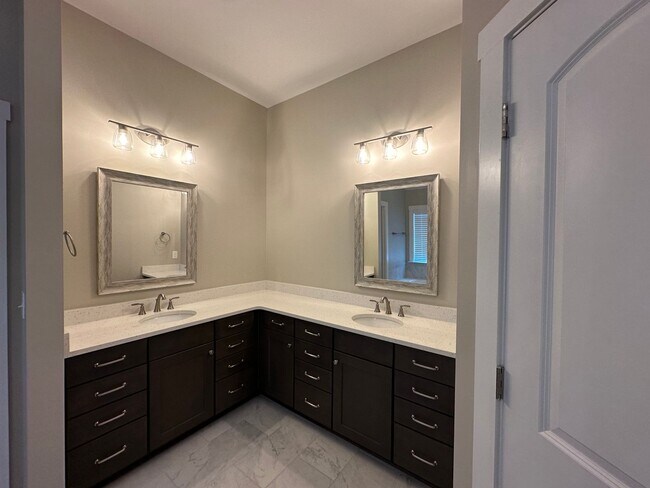 Building Photo - Beautiful Prattville Home