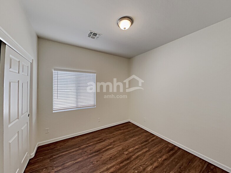 Building Photo - 15504 N 172nd Dr