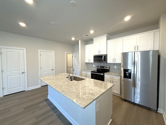 Building Photo - T.R. Lawing Realty Property