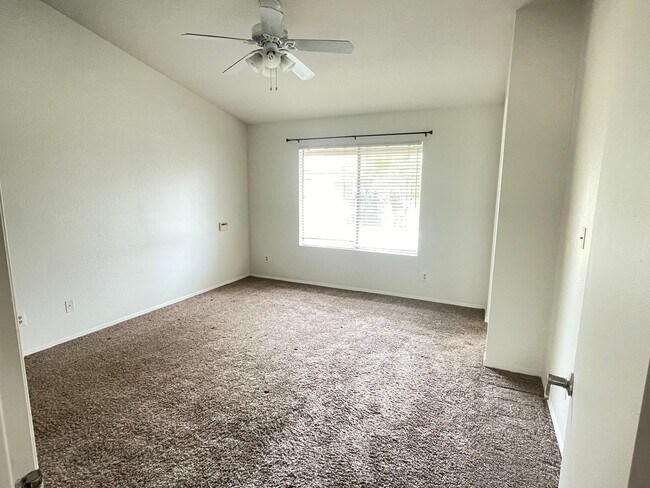 Building Photo - 1609 N Longmore St