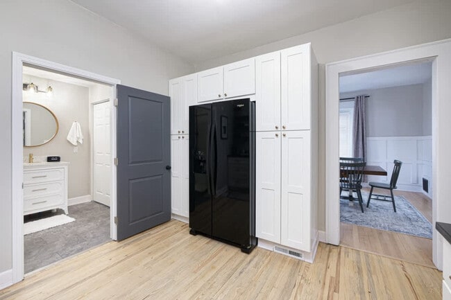 Building Photo - 713 Crosby St