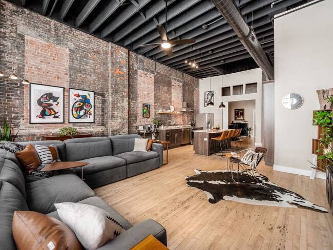 Building Photo - The Lofts at 44