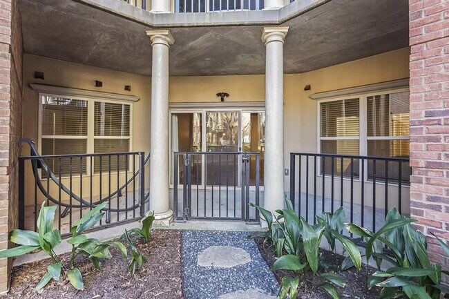 Building Photo - 200 River Vista Drive
