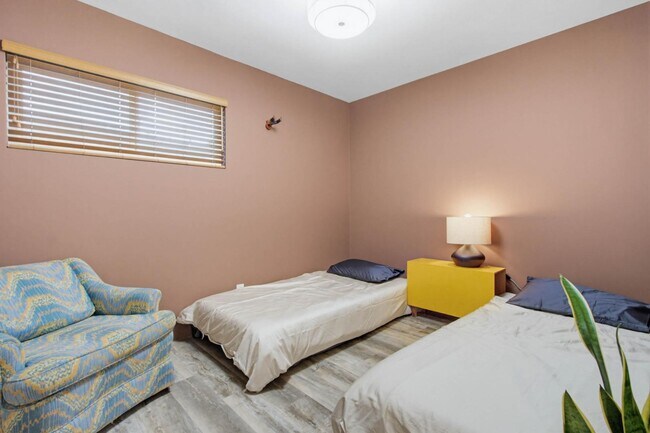 Building Photo - 1418 Marshall St