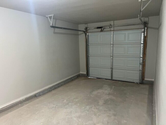 Building Photo - 7441 4th St