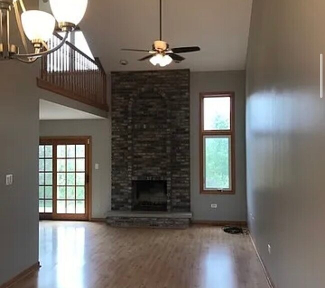 Building Photo - 11256 Lakefield Dr