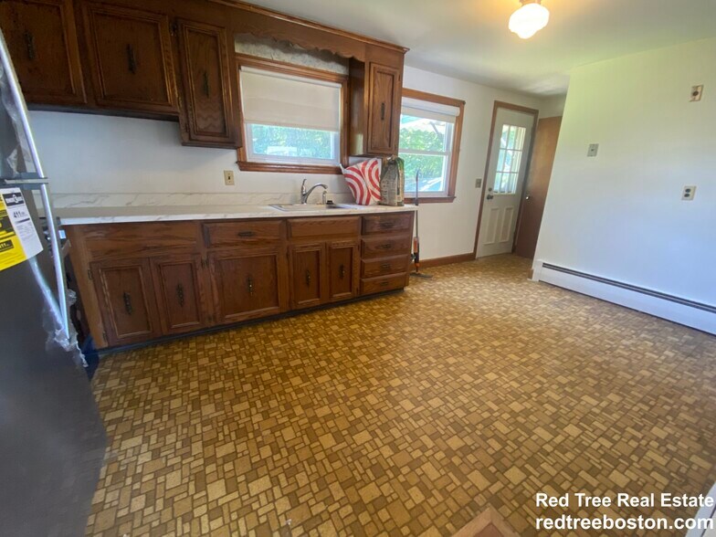 Building Photo - 56 Morrell St