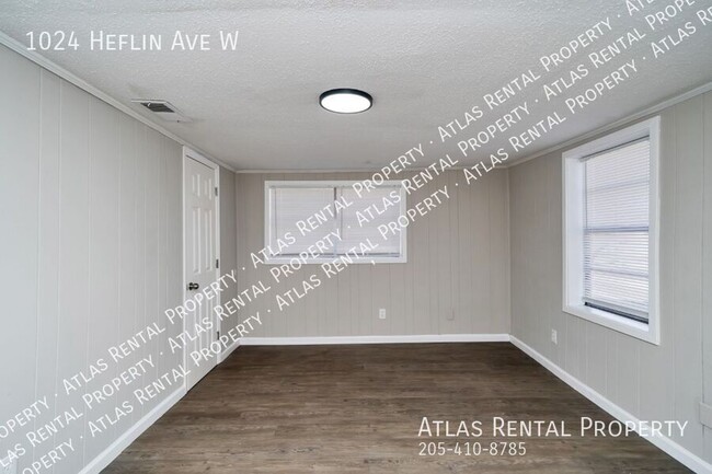 Building Photo - 1024 Heflin Ave W