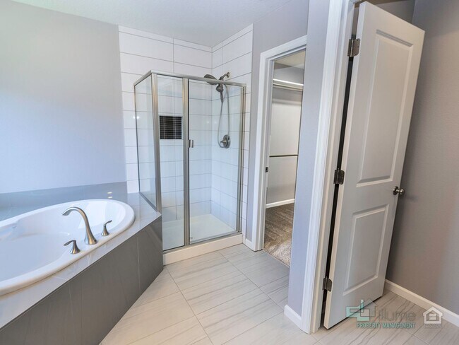 Building Photo - Spacious 4 Bedroom Home with Solar Power Near Cooper Mountain Nature Park